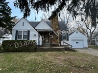 Building Photo - Charming 2 Bedroom Home Available off of N...