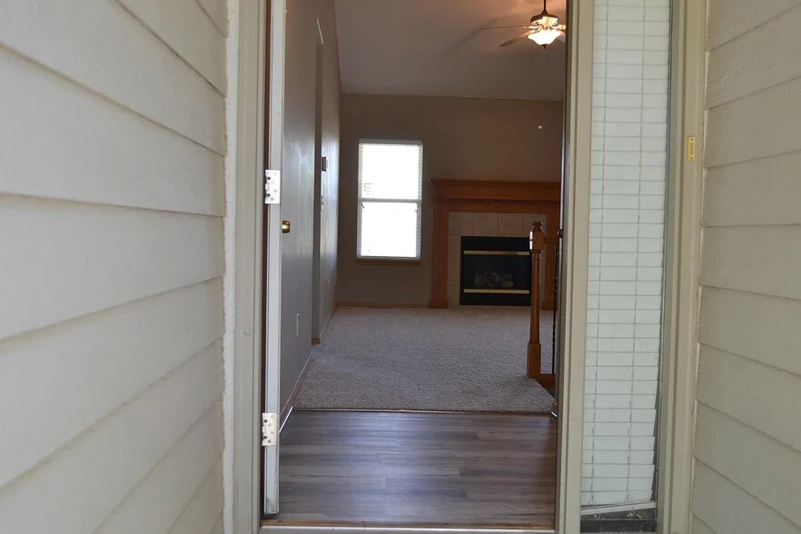 Building Photo - 6022 E Ironhorse Cir