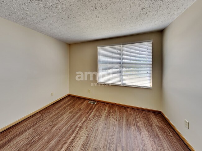 Building Photo - 7394 Winchester Cathedral Ct