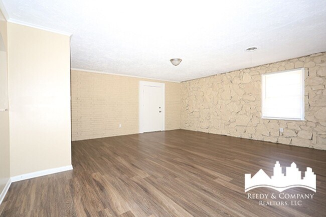 Building Photo - Welcome to 4396 Millbranch!