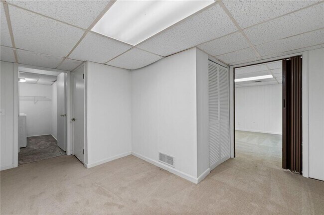 Building Photo - 880 Winfield Ct
