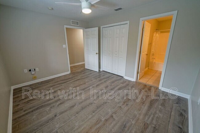 Building Photo - 241 Dixie Dr
