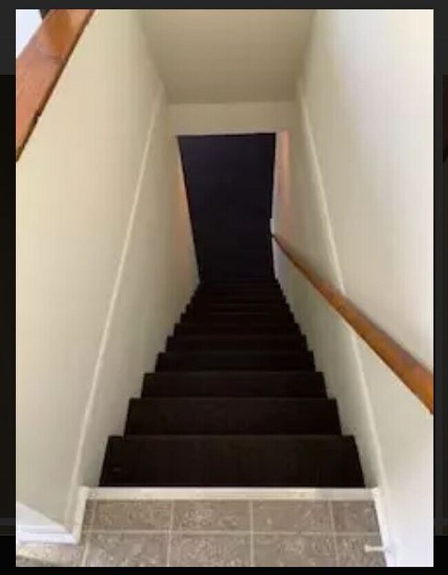 Building Photo - Shattuck Road Duplex