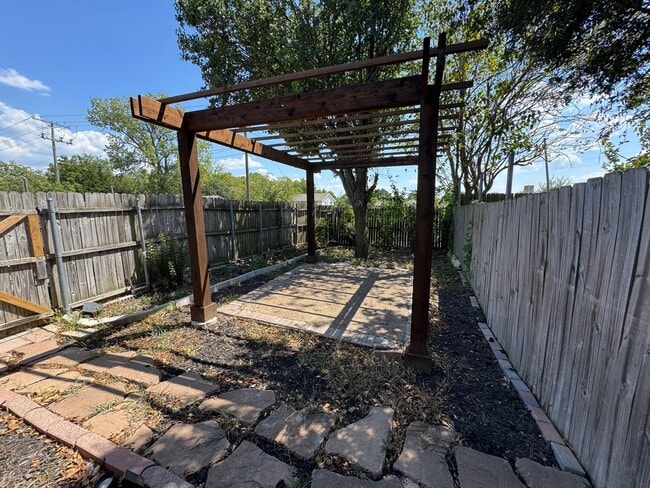 Building Photo - 3-Bedroom Home for Lease in Rowlett – Cul-...