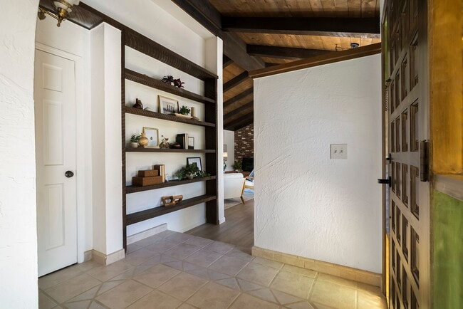 Building Photo - 1096 Corino Real Ct