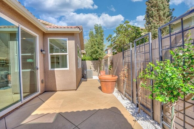 Building Photo - Spacious 3-Bedroom Home with a Backyard in Harlan Ranch Community!