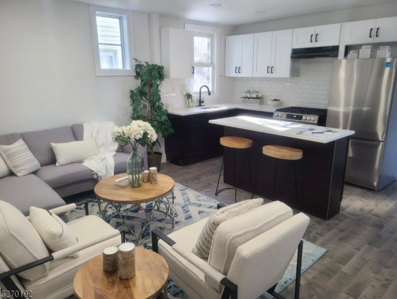 Building Photo - 21 Oak St