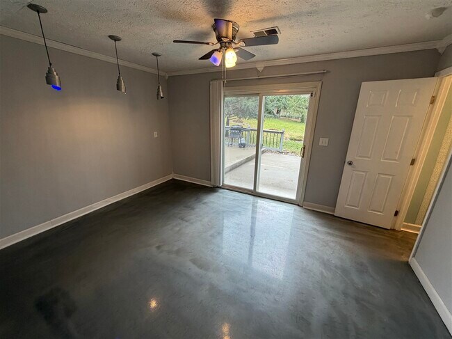 Building Photo - 2600 Northern Rd