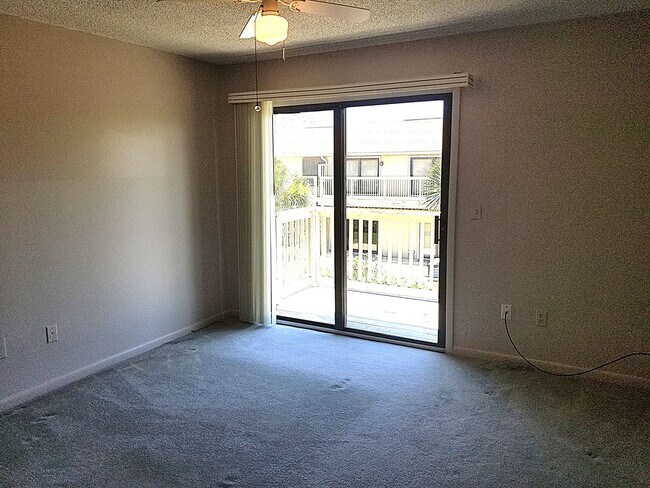 Building Photo - Beautiful Townhome 2 Bedroom 2.5 Bathroom Lease Special!!! 1 month free rent!!!!