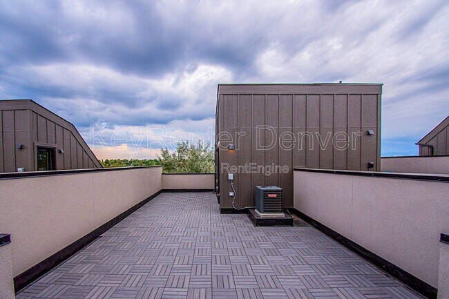 Building Photo - 1286 Osceola St