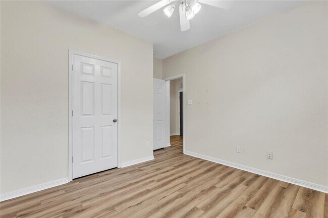 Building Photo - 415 Abbey Ln