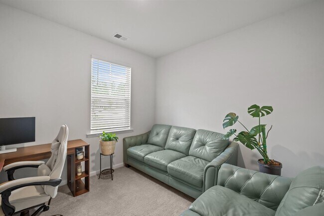 Building Photo - 182 Holloway Hl