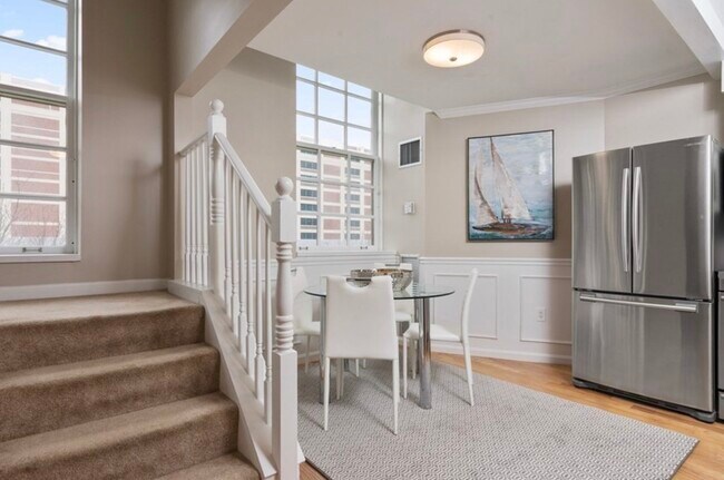 Building Photo - 106 13th St