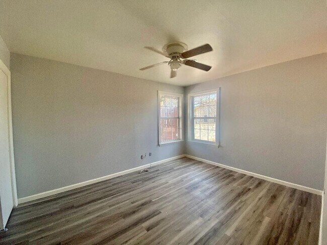 Building Photo - 426 E 50th St