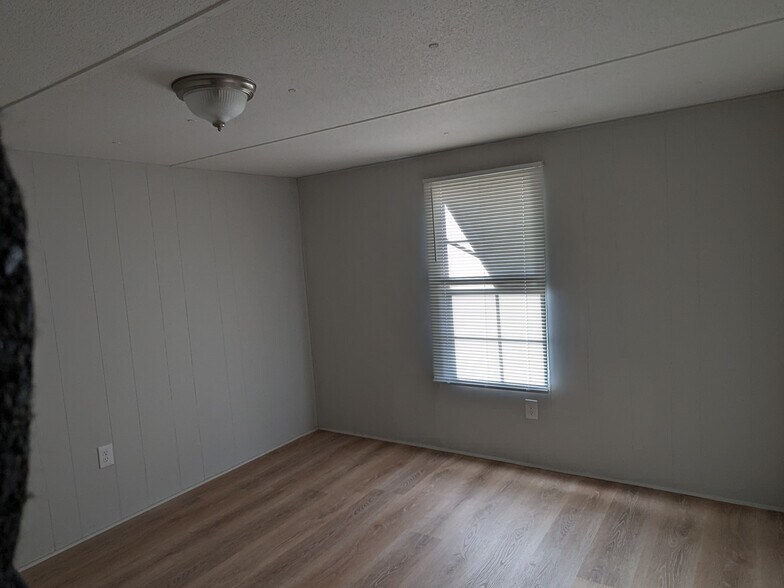 Building Photo - 51 Cushion Pl