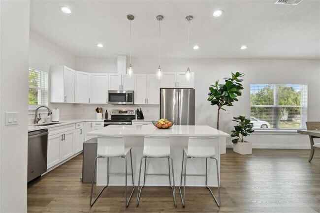 Building Photo - 524 S Grosse Ave