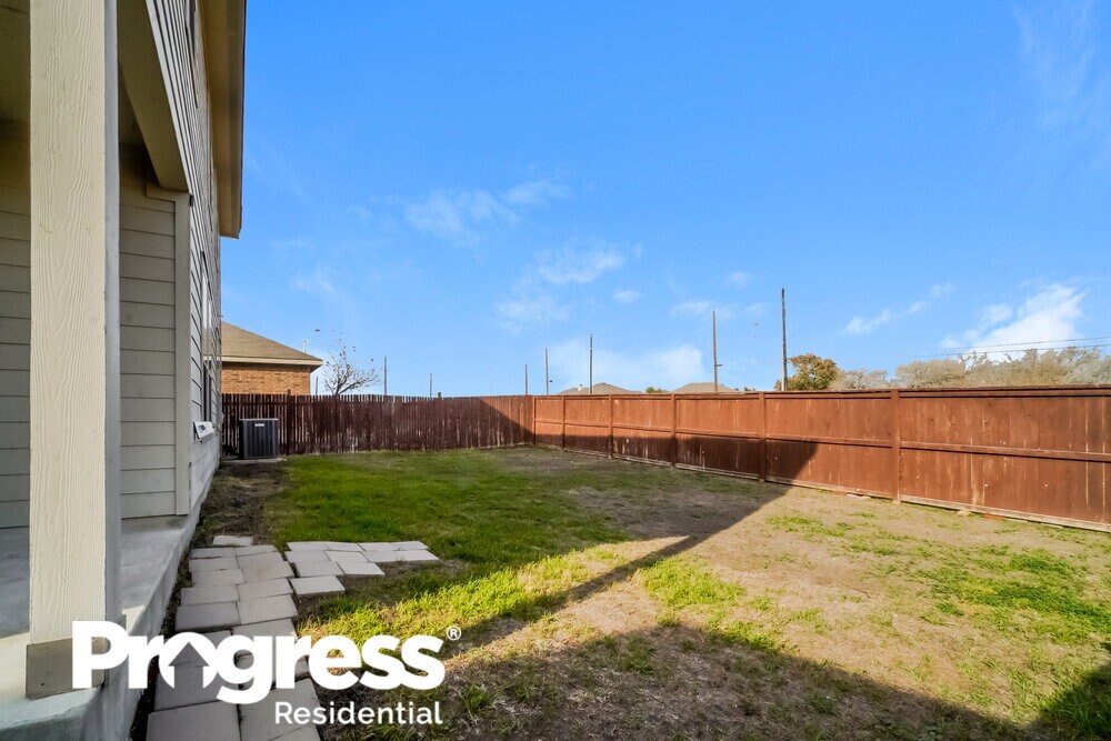 Building Photo - 340 Buckboard Ln