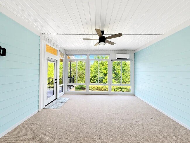 Building Photo - 128 Fox Farm Way