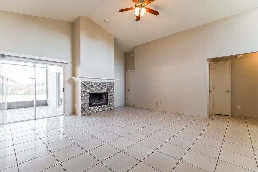 Building Photo - 11831 Cranbourne Dr