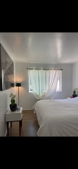 Building Photo - 16881 Sims Lane