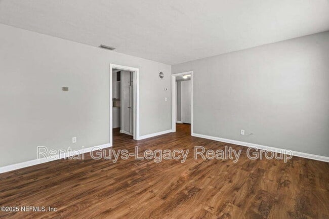 Building Photo - 3827 Colebrooke Dr