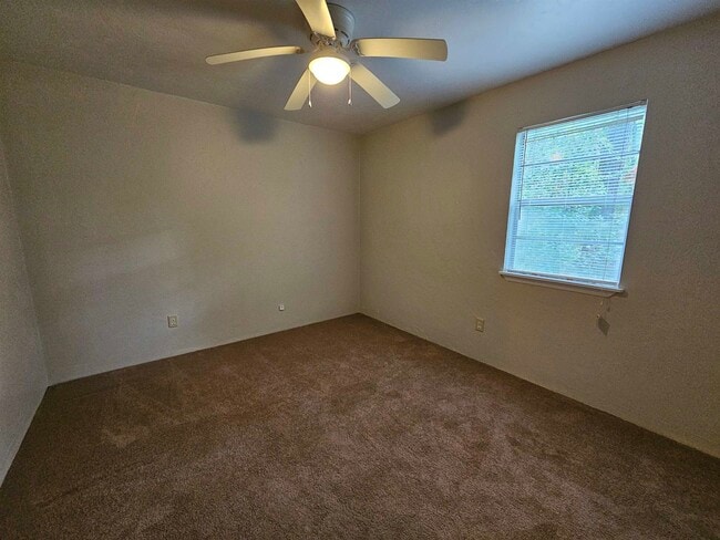 Building Photo - 2985 Woodrich Dr