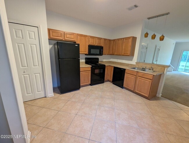 Building Photo - 546 Scrub Jay Dr