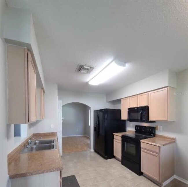 Building Photo - 1501 Rincon Dr