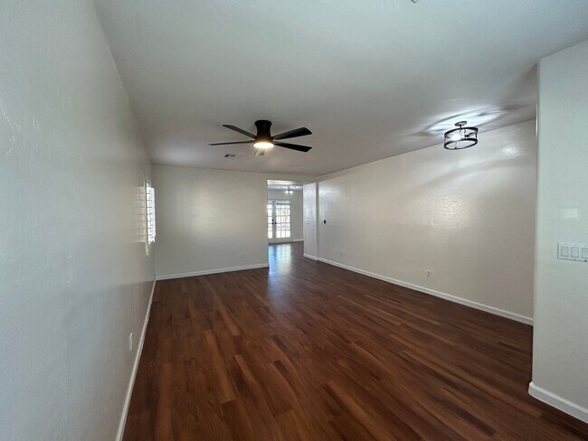 Building Photo - Move In Today! FREE October Rent! Stunning...