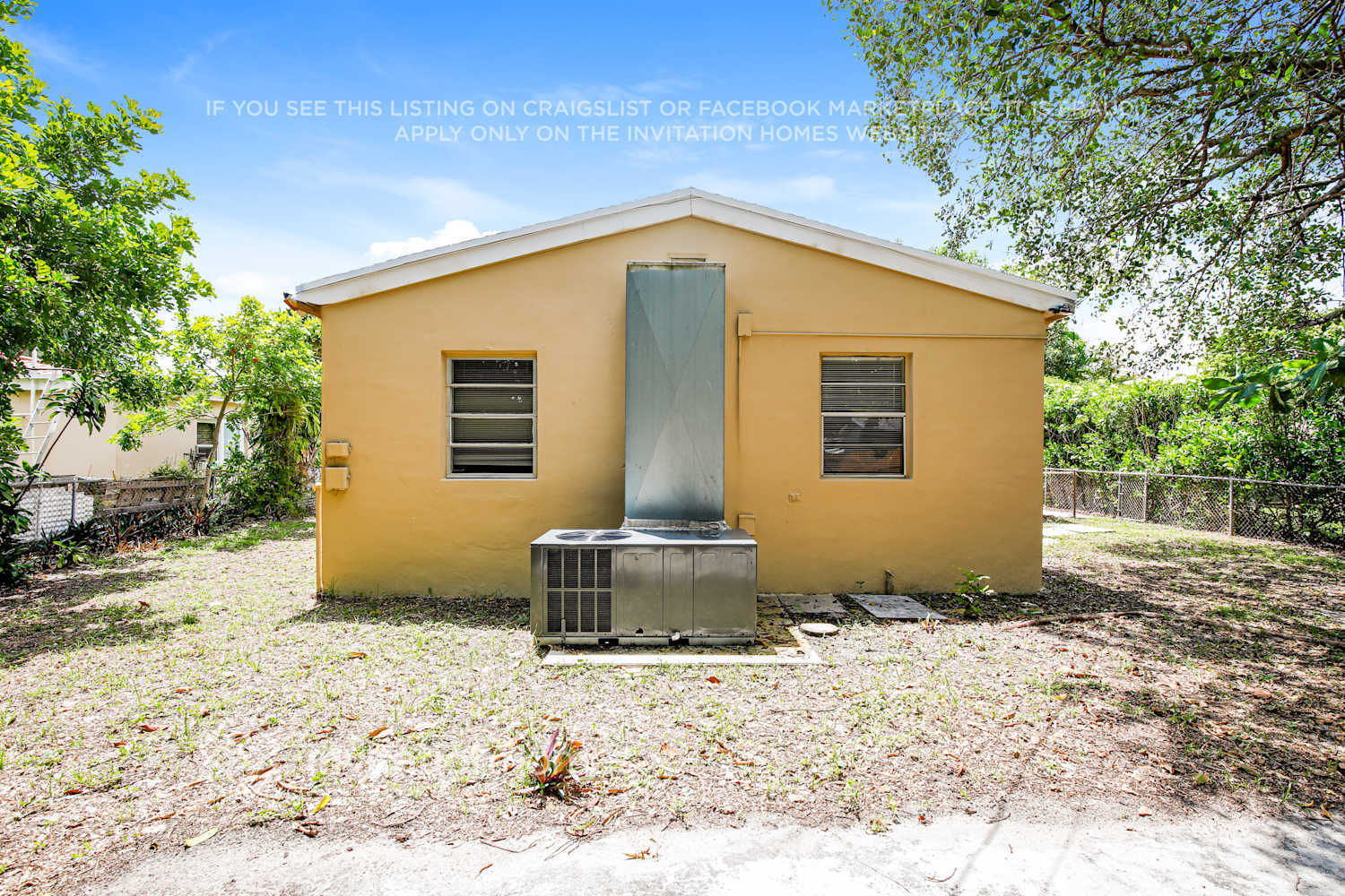 Building Photo - 1815 NE 178th St