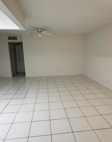 Building Photo - 5831 SW 36th Ct