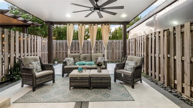 Building Photo - 23424 SW 110th Ave