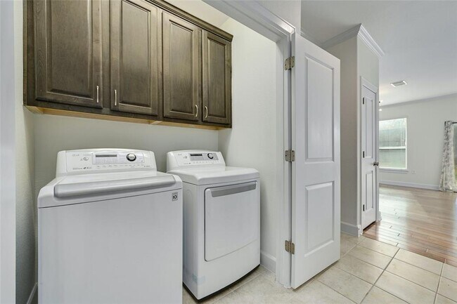 Building Photo - 4707 Rosedale Ave