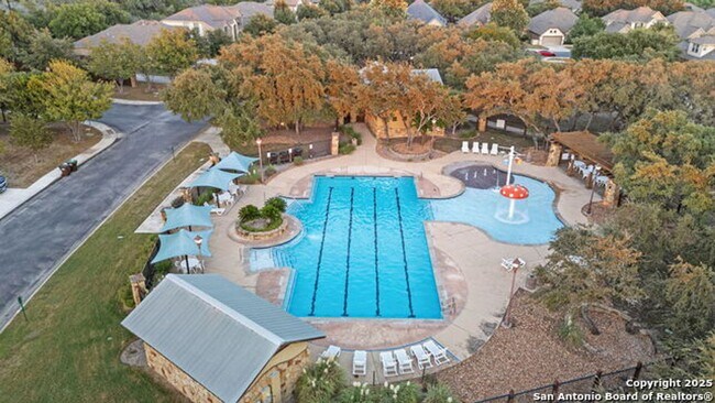 Building Photo - 3 Bedroom/2 Bath Potranco Run Subdivision