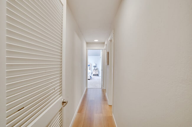 Building Photo - Sixty-01