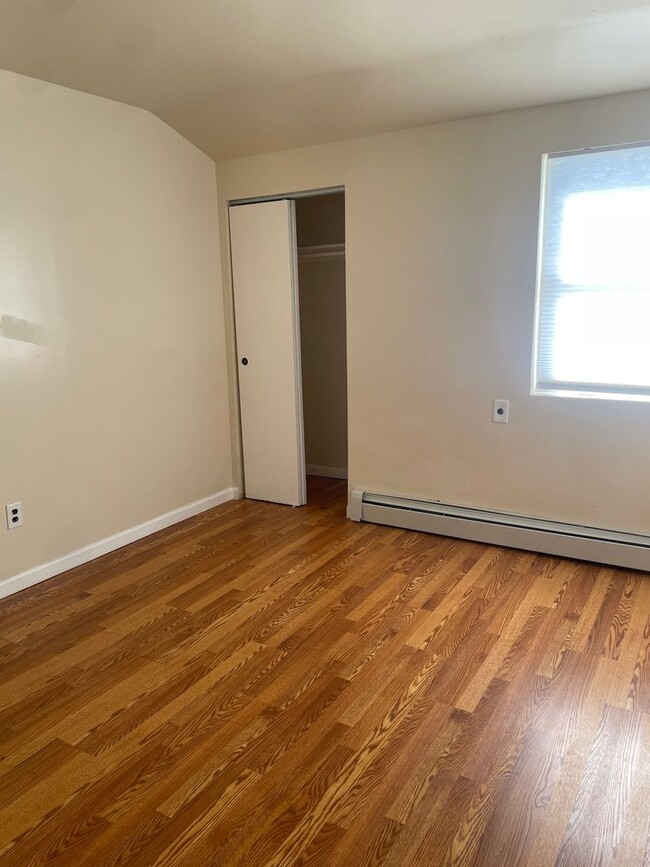 Building Photo - 167-14-167145 145th Ave