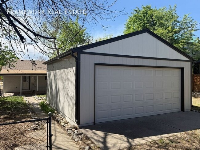 Building Photo - 2120 Irving St