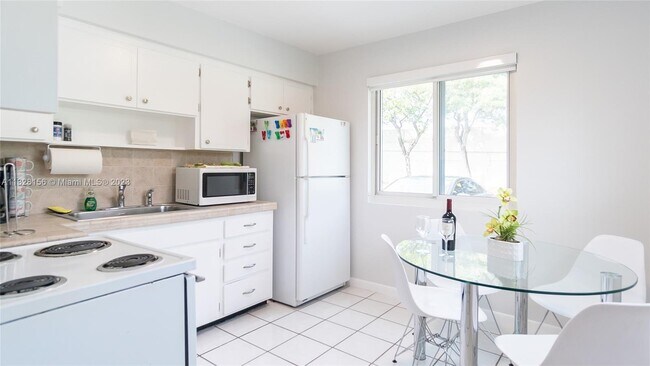 Building Photo - 1461 NW 10th St