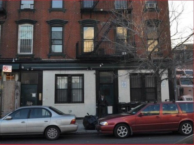 Building Photo - 298 Metropolitan Ave