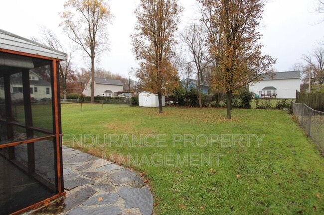 Building Photo - 1184 Holz Ave