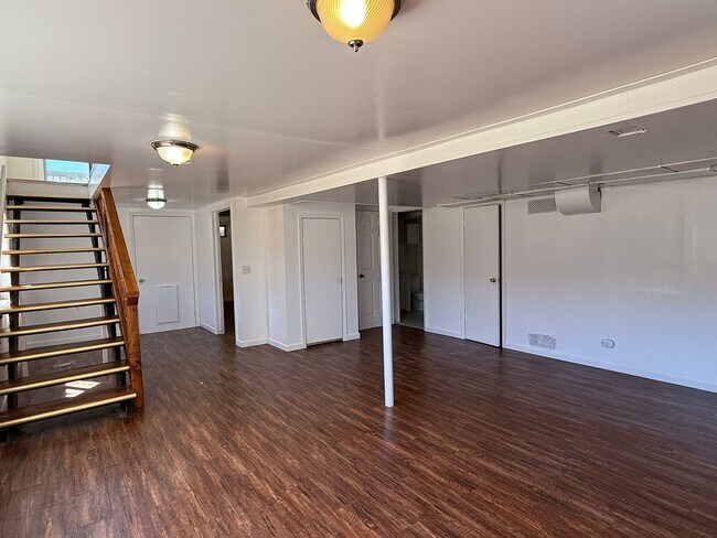 Building Photo - 5 Bedroom Home Available In Spokane Valley!