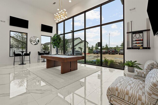 Building Photo - 1664 Hillside Terrace