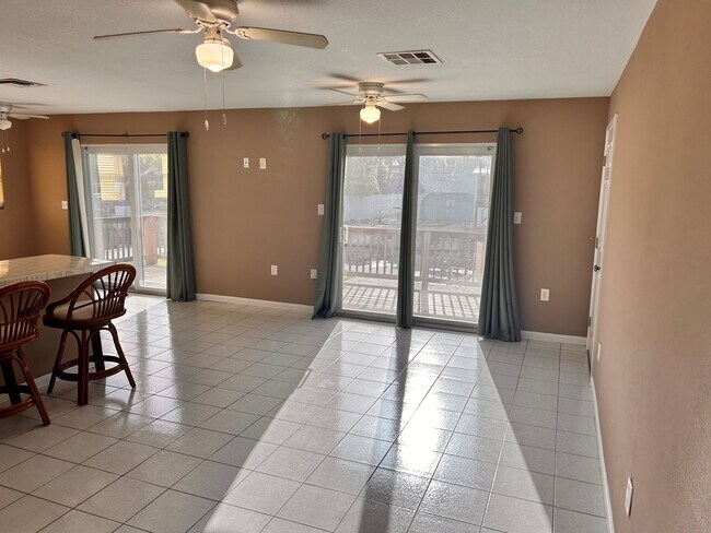 Building Photo - 1635 Pandorea Ln