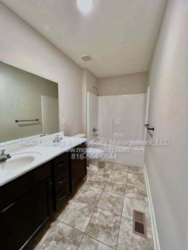 Building Photo - Timber Trails Townhomes | Available Now & Ready for Tours