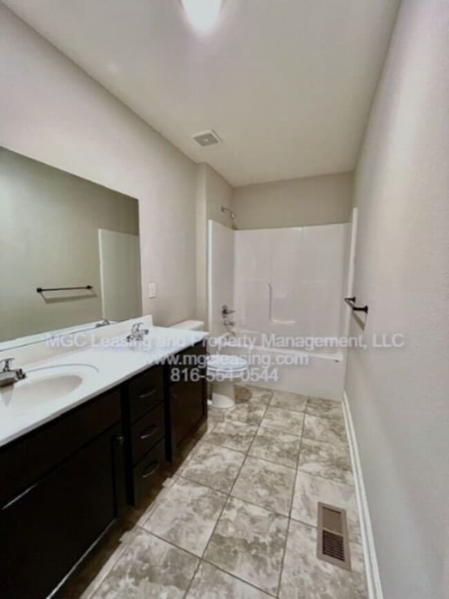 Building Photo - Timber Trails Townhomes | Check out our June Specials!