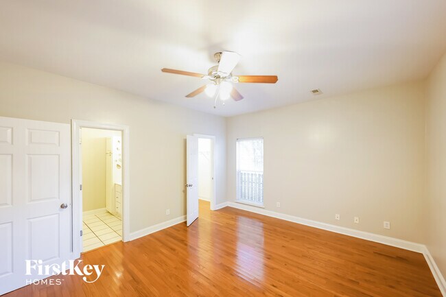 Building Photo - 125 Charleston Way