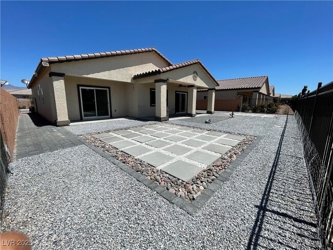Building Photo - 5341 E La Campana Dr