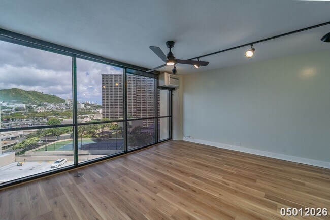 Building Photo - Luxury 1-Bedroom Condo with Stunning Mountain Views