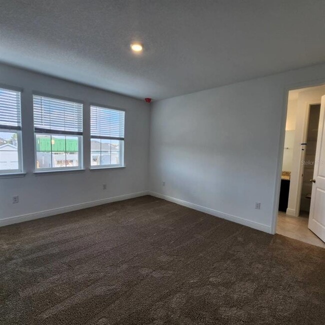 Building Photo - 19050 Blueleaf St