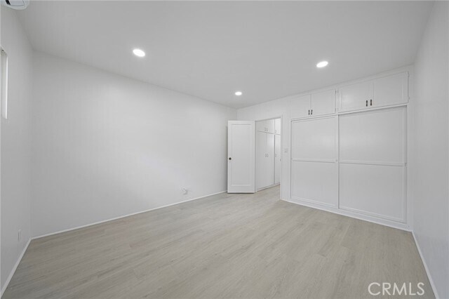 Building Photo - 9050 Huntington Dr